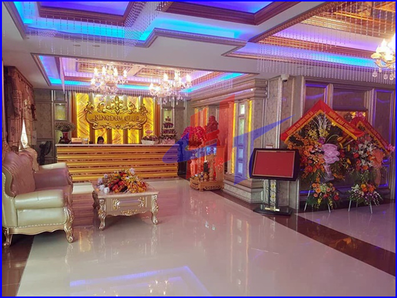 Nhựa giả đá trang trí showroom