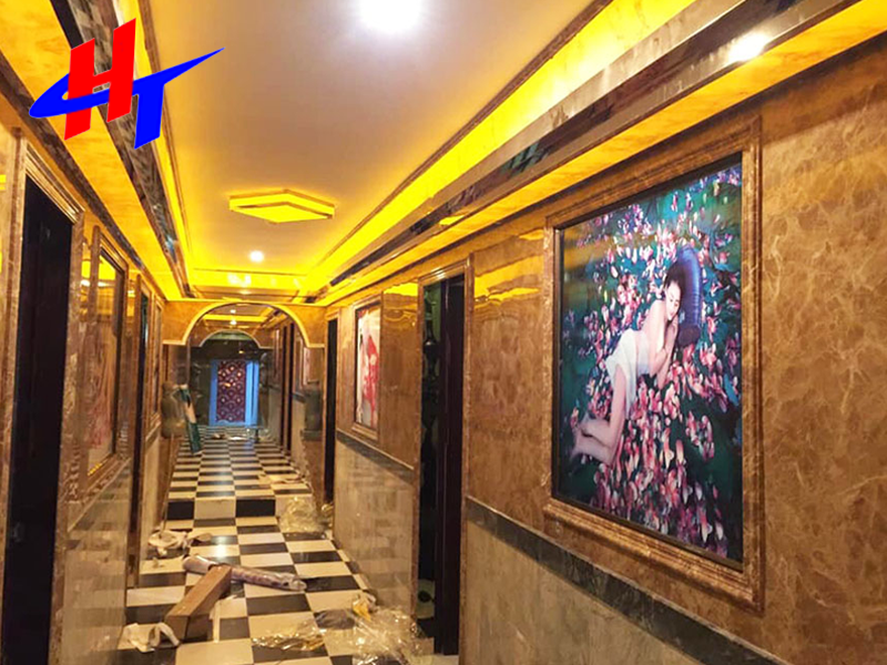tấm ốp tường quán karaoke