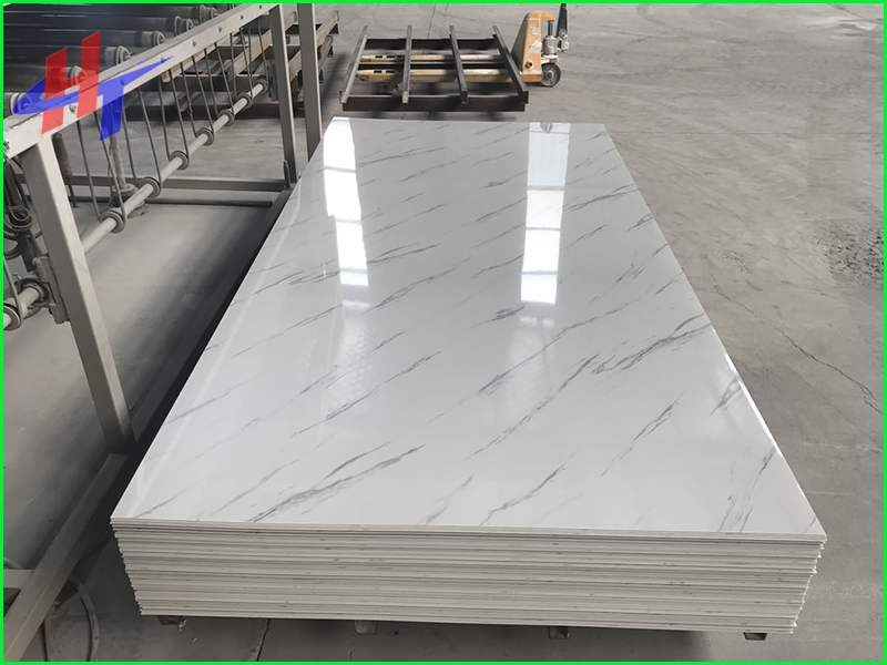 Tấm PVC vân đá vật liệu thay thế đá tự nhiên