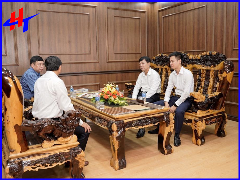 Báo giá phào nhựa vân gỗ