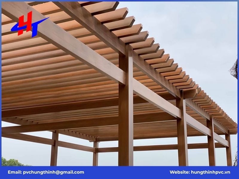 Ưu điểm nổi bật của lam nhựa trang trí