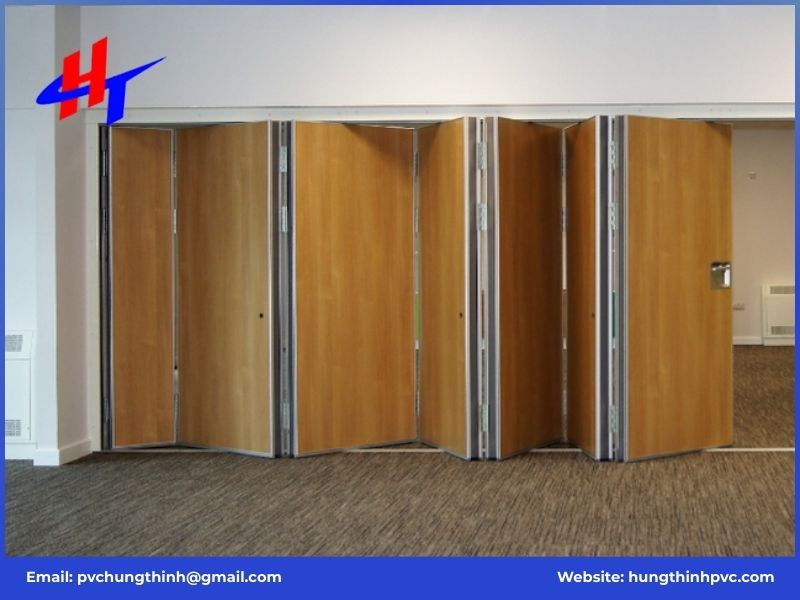 Vách ngăn nhựa có mấy loại?